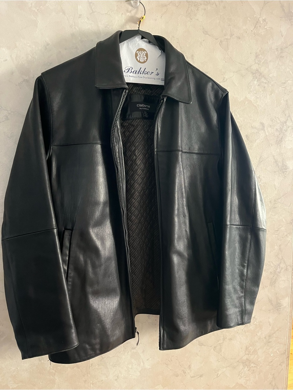 Claiborne Black Men's Leather Bomber Jacket. Fits like a large